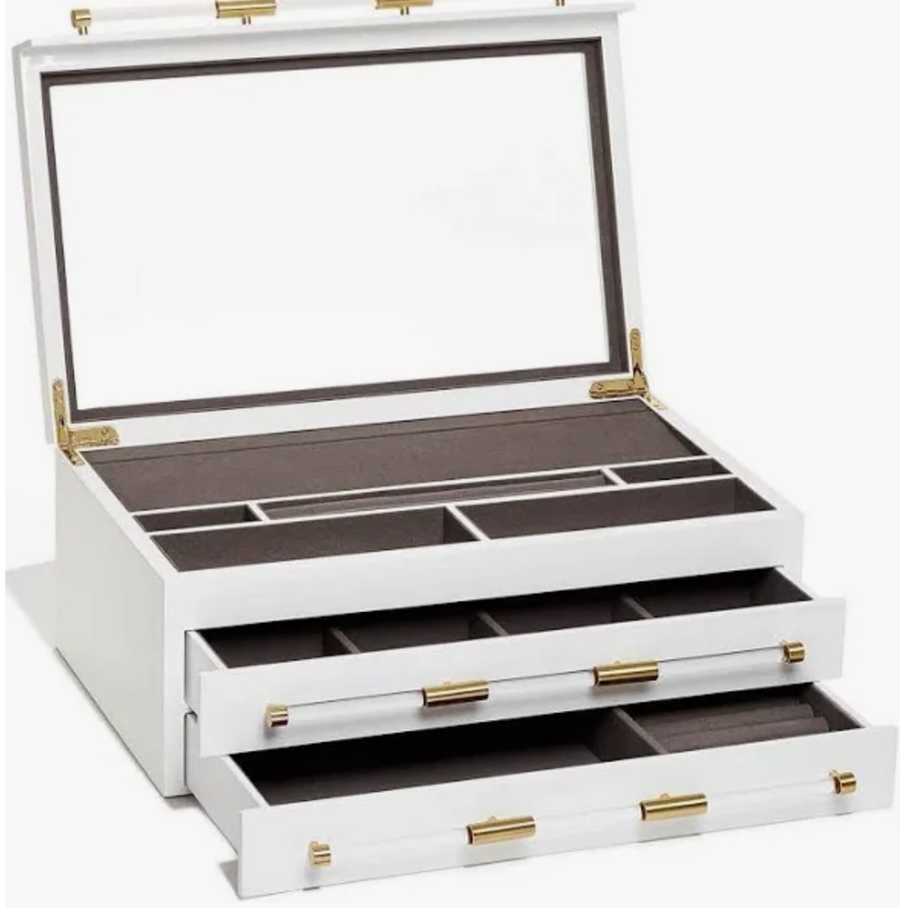 New in box Kendra Scott jewelry box